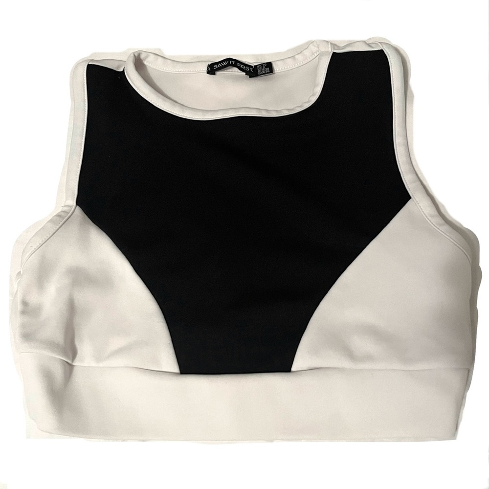 🛍️ Color block sports crop top